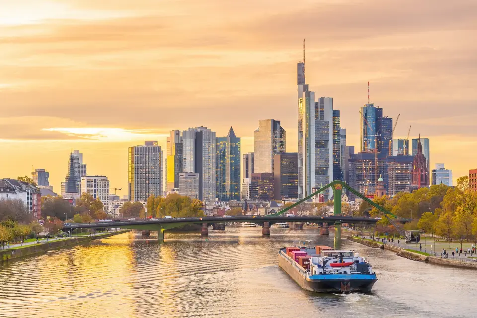 Skyline Frankfurt — Interkulturelles Training im Finance-Cluster